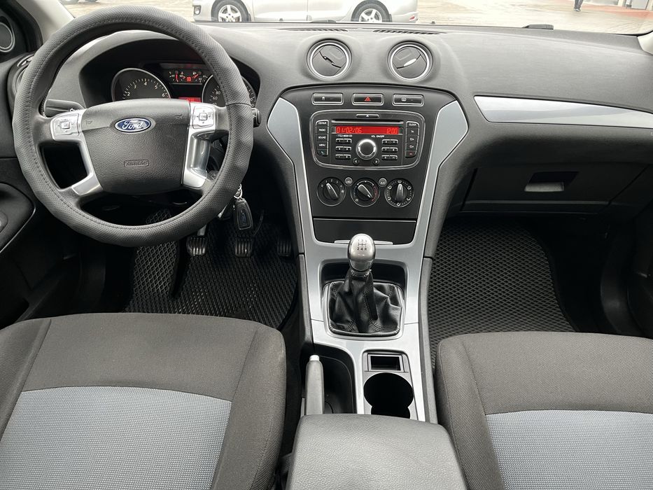 Ford Mondeo 2012 1.6 бензин