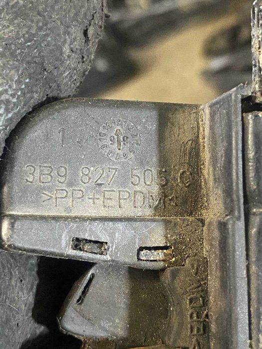 Замок кришки багажника ляди Volkswagen Passat B5 універсал 3B9827505C