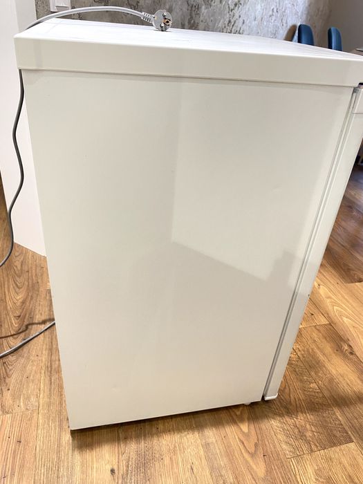 Морозильна камера AKV FVM 805