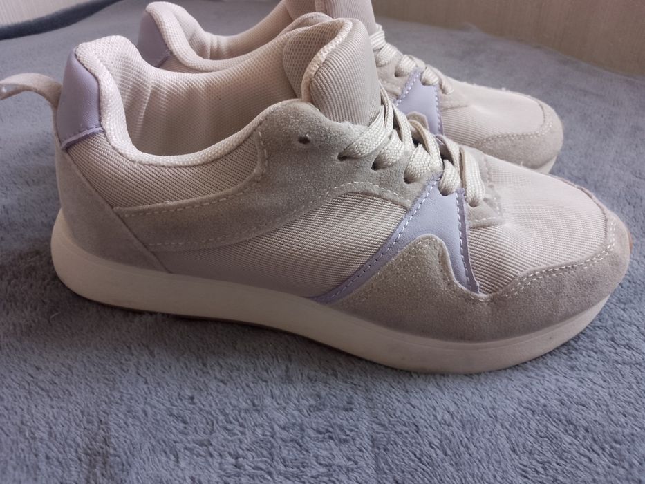 Buty sportowe dziewczęce 34