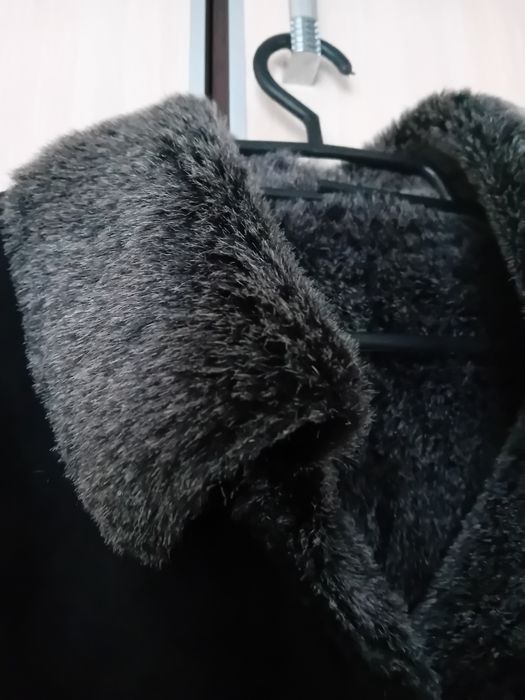 Czarny kożuszek, rozmiar M.