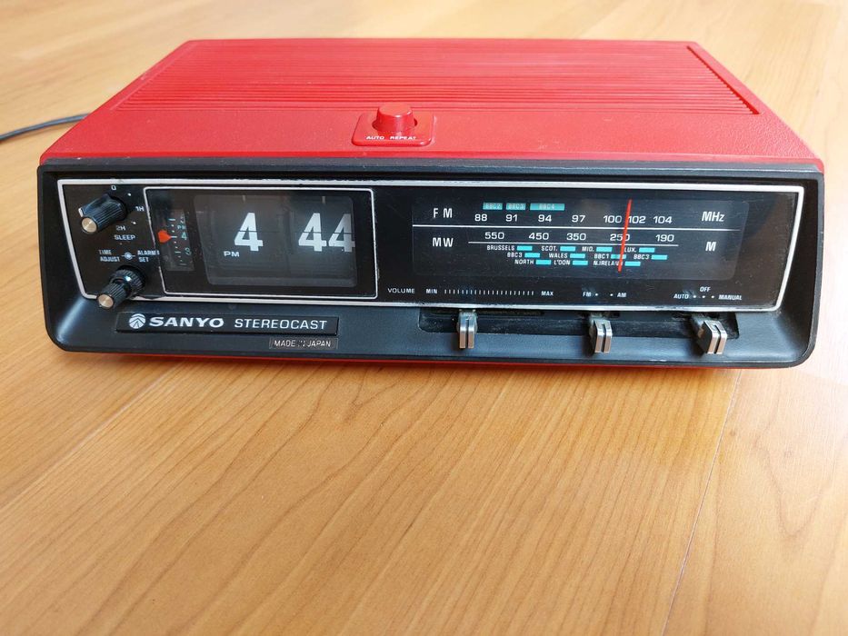 Radio Relogio Alarm Sanyo Vintage
