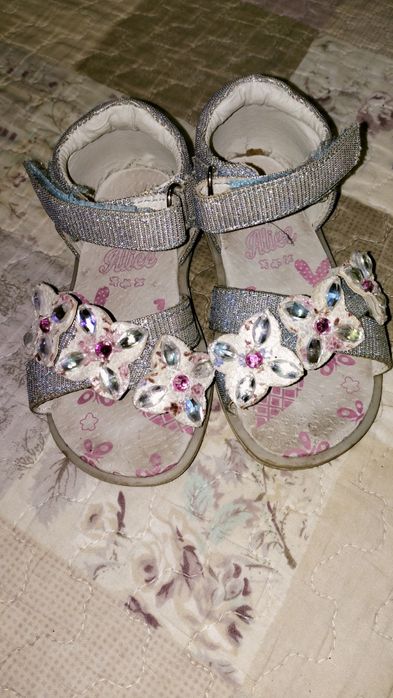 Босоніжки на дівчинку 21 розмір