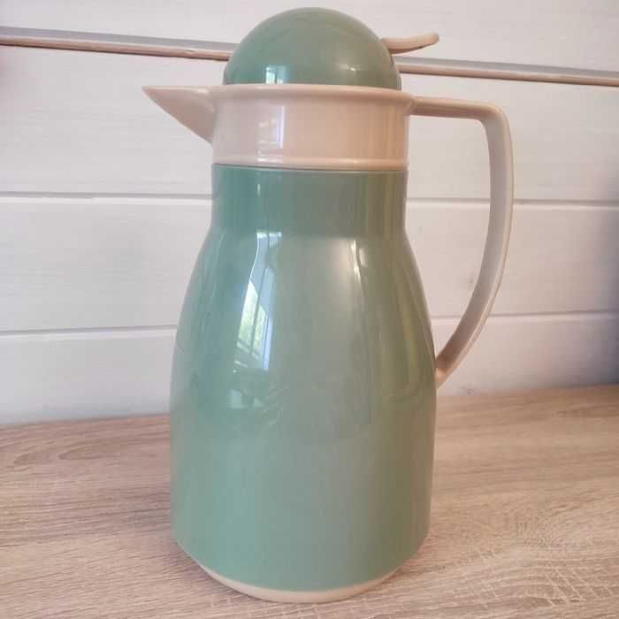 Термос для тривалого зберігання гарячих напоїв