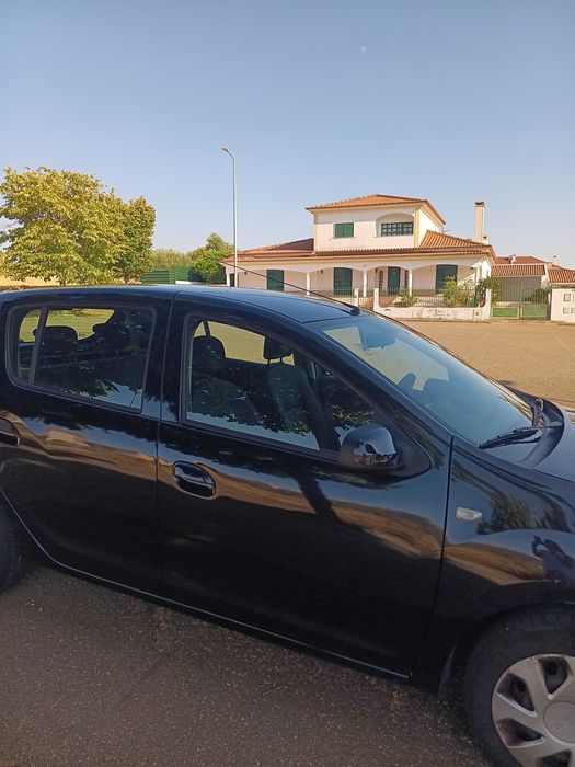Vende-se carro usado "Dacia Sandero" de 2013, em bom estado (Elvas)