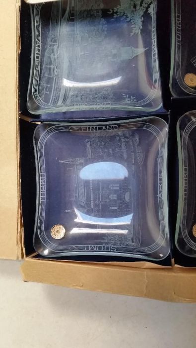 Conjunto de 4 pratos Finlandeses novo!