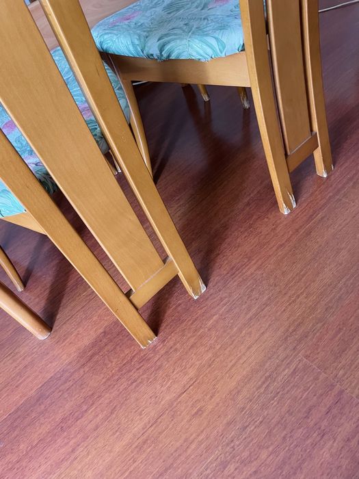 Conjunto Mesa e 4 cadeiras