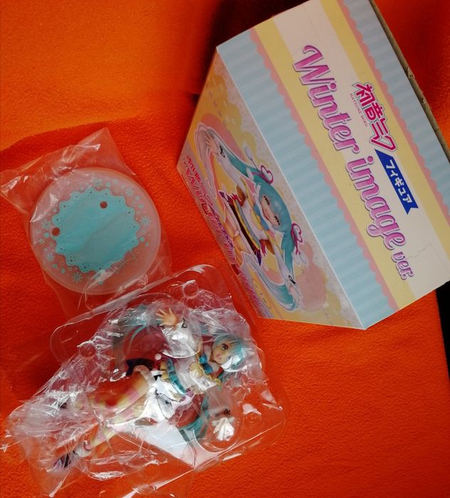 Hatsune Miku Winter Image Ver