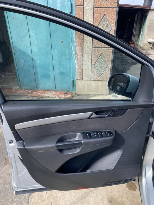 Продається Volkswagen Sharan 2011 року