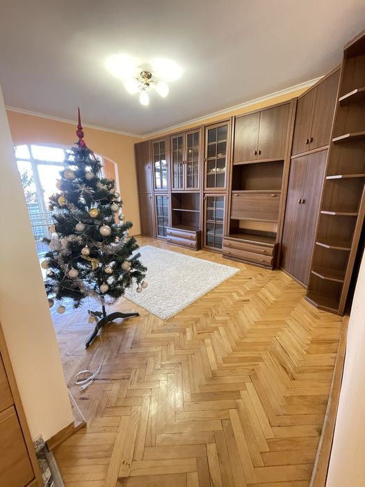 4-кімнатна квартира в центрі міста Виноградів. Третій поверх. 82 кв.м