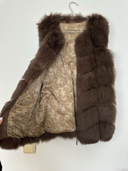 Хутряна желетка жіноча