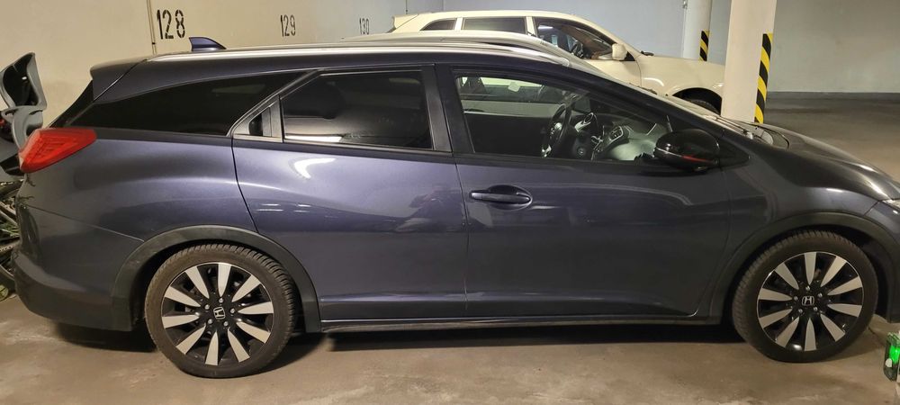 Honda Civic Tourer 1.8 bezwypadkowa, niski przebieg
