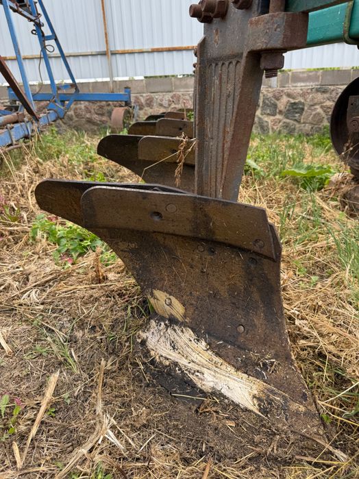 Продам Плуг ПЛН 5-35