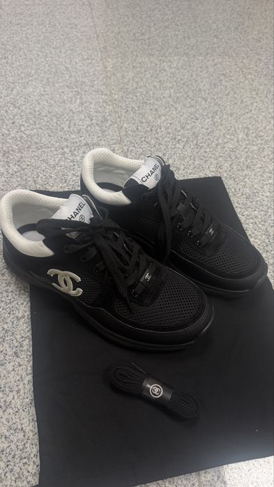 Chanel snakers 40 , 25 cm