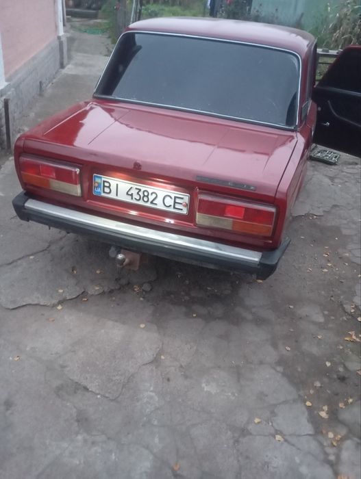 («Жигули» / Lada 2107).