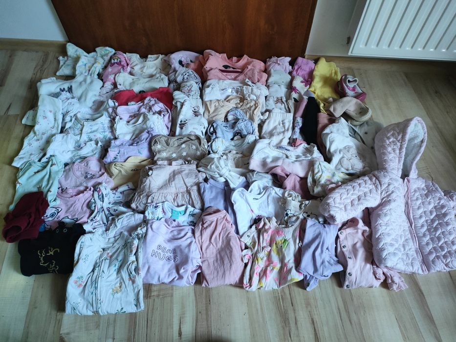 Spora ilość ubrań dla dziewczynki