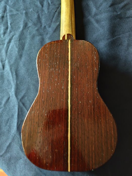 Belo cavaquinho NOVO , Minhoto , construído em wenguê,  .