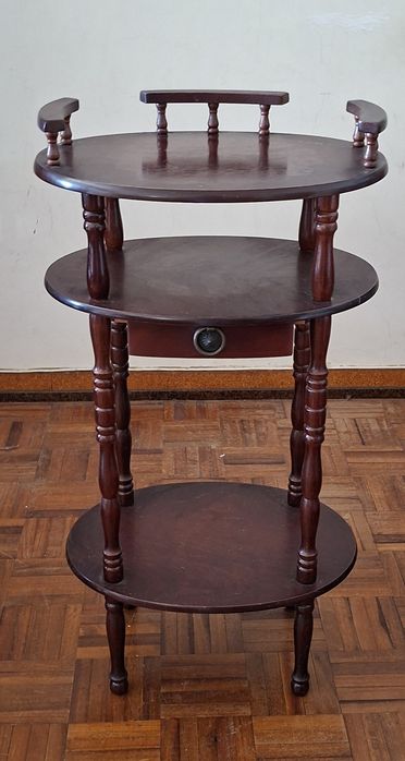 Mesa de apoio em madeira