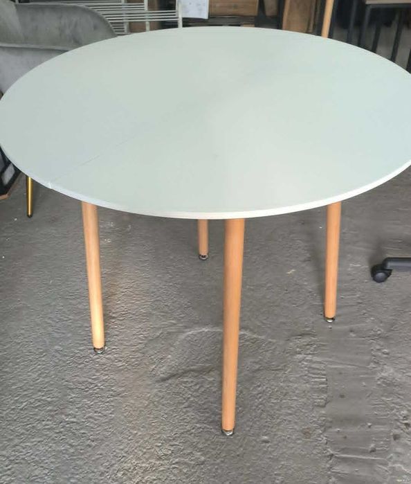 Okrągły stół do jadalni z płyty MDF, drewno bukowe 90 śred. x 75 cm wys, 4 nogi naturalne, biały