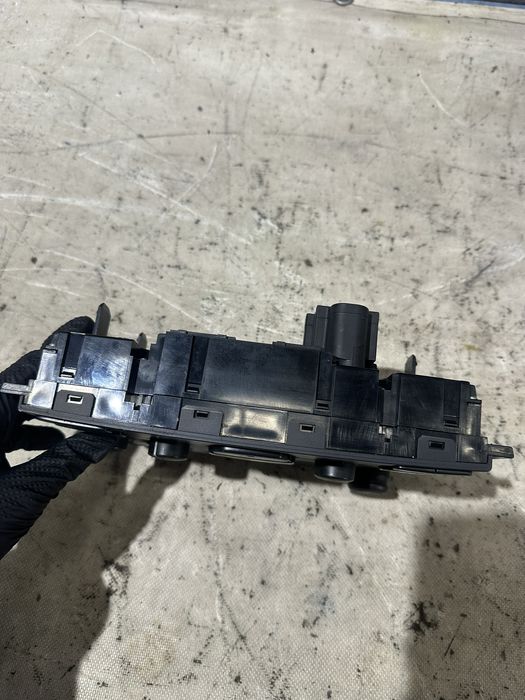 Panel Klimatyzacji Nawiewu Volvo V70 2.4D 30716022 06W12E-01