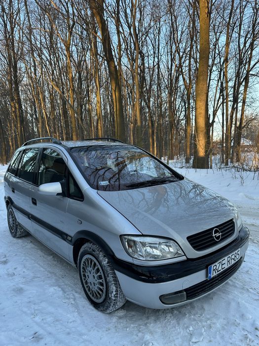 Продам Нерозмитнену Opel Zafira 2.0DTI