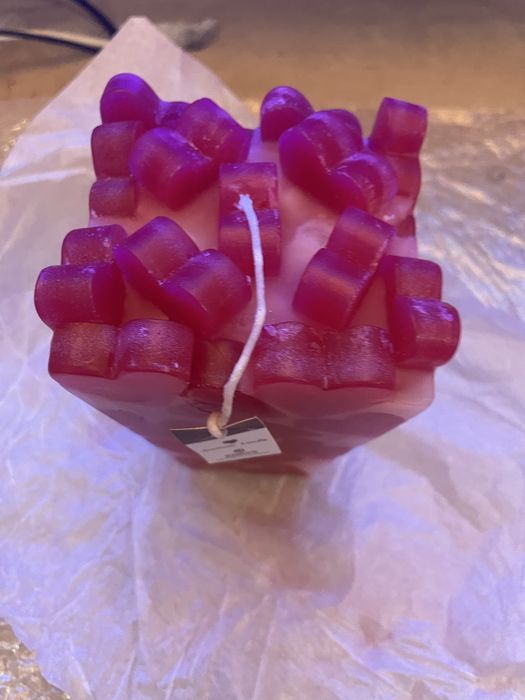 Velas novas pergumadas com  corações muito bonitas