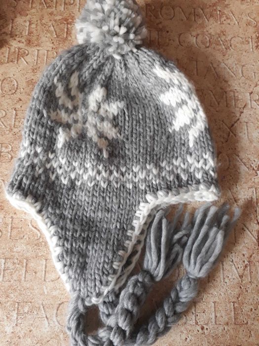 Шапка для дівчинки .