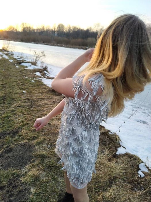 Ефектна сукня з блискітками