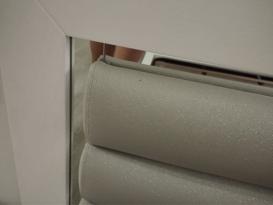 Cama de Casal branca com dois anos de uso