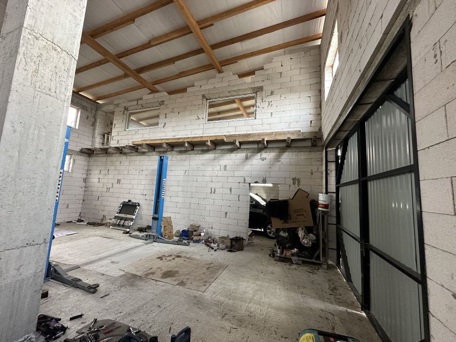 Продам будинок-гаражі