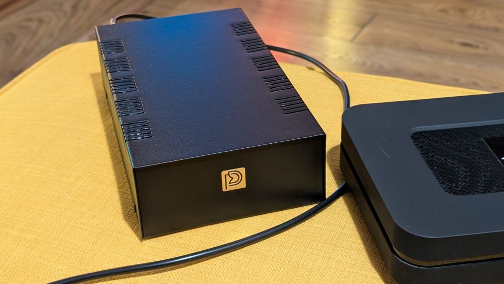 Streamer Bluesound Node 2i z interfejsem zasilania PD Creative