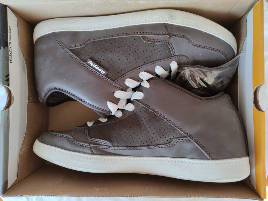 Sapatilhas castanhas unisexo novas, nº38