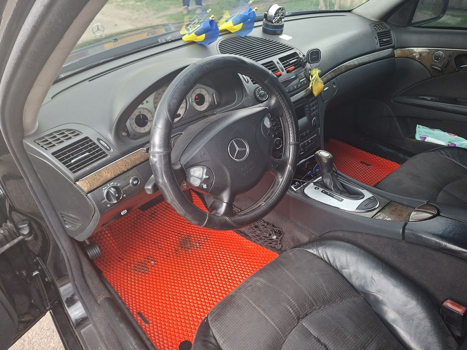 Мерседес  W211 E320 tdi.