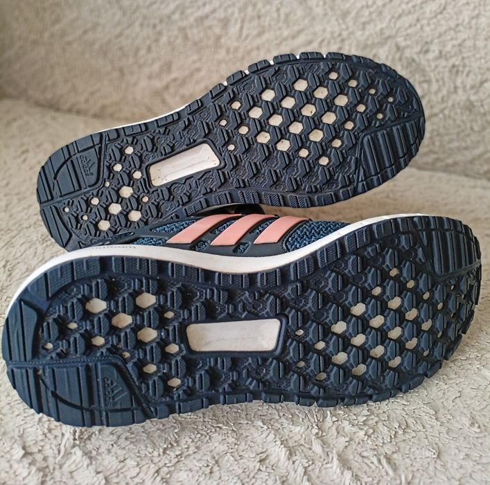 Sprzedam buty Adidas cloudfoam rozm39.