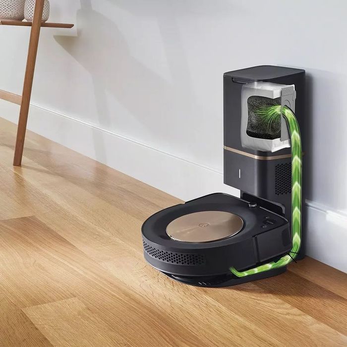 Aspirador iRobot Roomba S9+  Com Estação de Auto-Esvaziamento