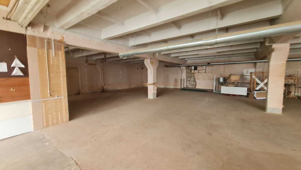 Аренда под склад или чистое про-во 352 м2 с рампой на Котлова 210