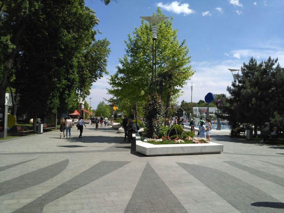 Посуточно квартира в Аркадии, Одесса. King-size кровать. Паркинг