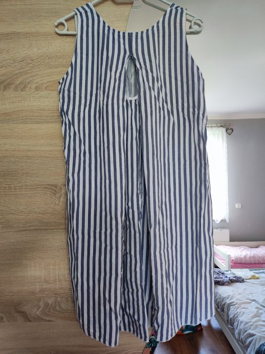 Sukienka letnia w pionowe paski Pepco