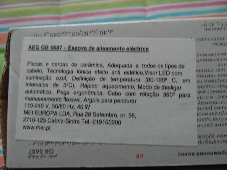 Escova de alisamento térmico AEG
