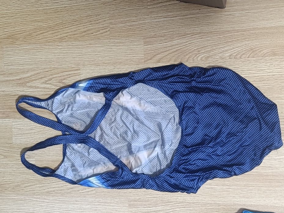 Купальник Speedo, закритий купальник