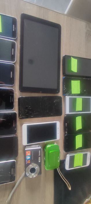 Sprzedam zestaw Smartfonow ,telefony 15 sztuk