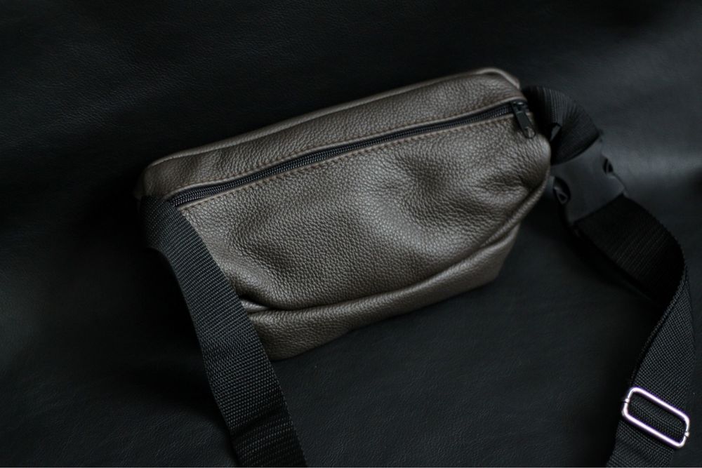 Шкіряна бананка чоловіча. Сумка на пояс. Бананка мужская. Слінг.