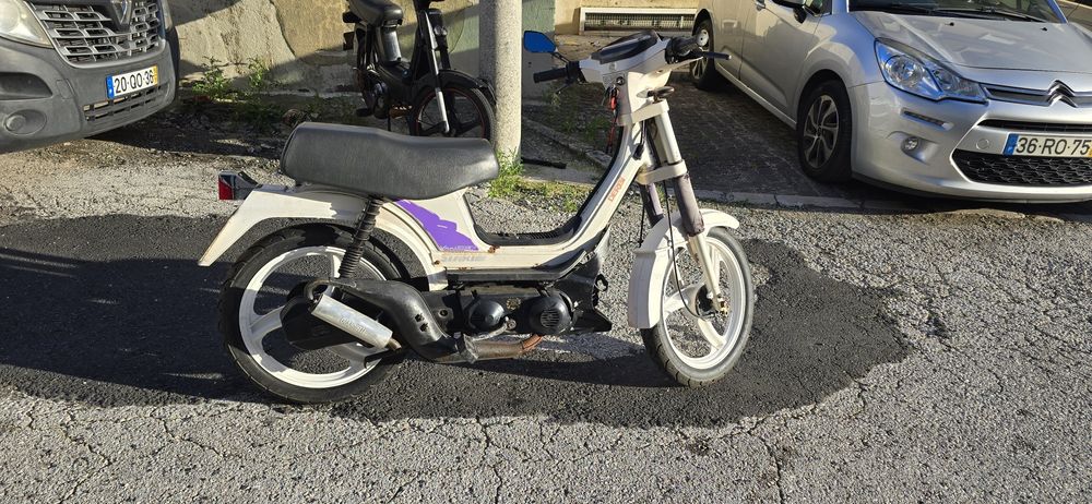 Derbi variant  impecável