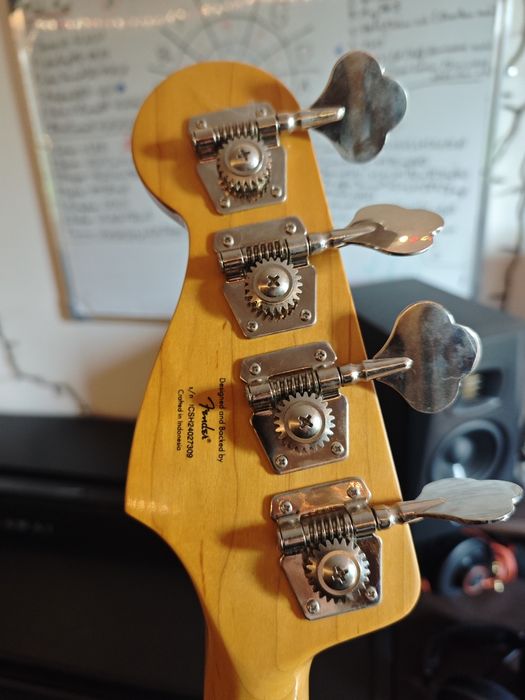 Baixo Squier Jazz Bass Classic Vibe 70s Natural