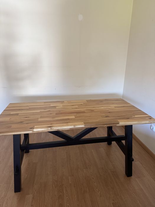 Mesa em madeura de 160x80