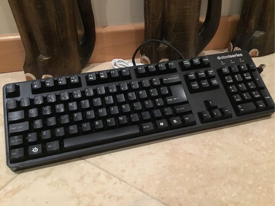 Teclado Gaming Steelseries 6GV2 usado mas em bom estado geral