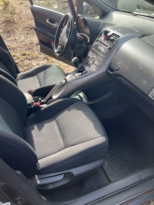 Продам Тойота ауріс