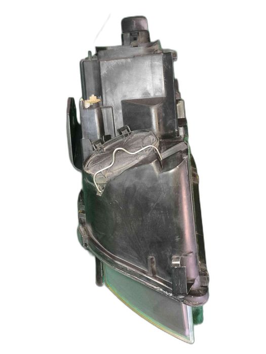 Ótica / Farol Direito AUDI A3 Sportback 13052357 (OEM)