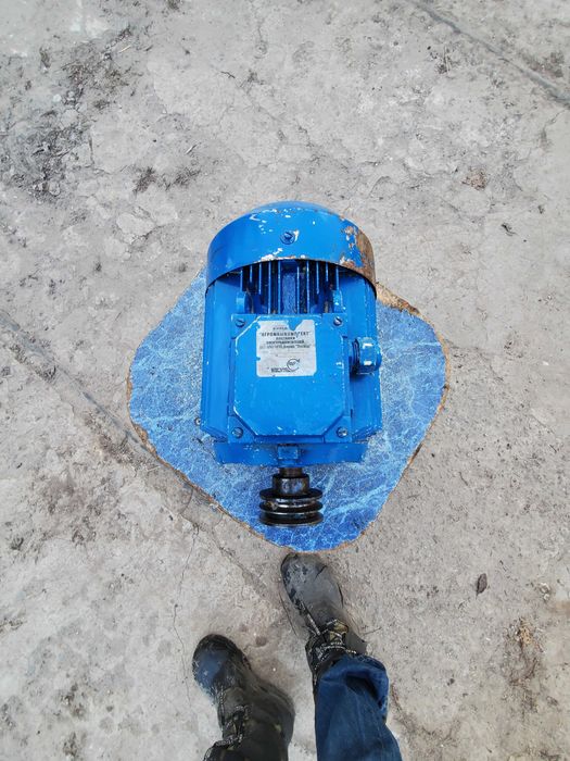 Електродвигатель електромотор АИР 100L8 1.5 квт 750 об/мин 220/380В