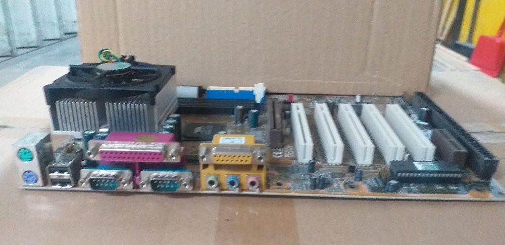 MotherBoard SHUTTLE AV18V31 Socket370 SDRAM ISA PCI